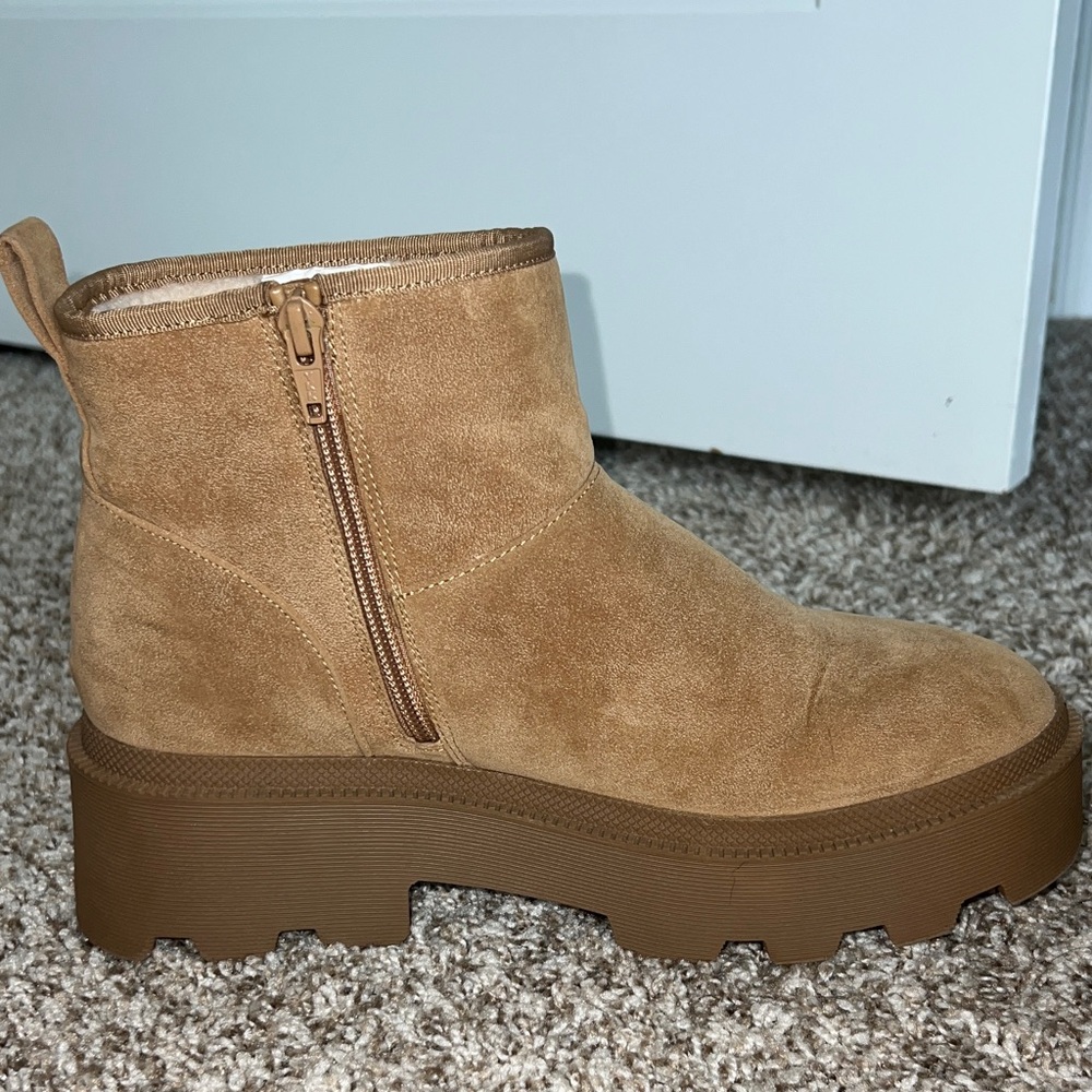 Universal Thread Wedge Tan Suede Boots with Sherpa lining Size 9 - Picture 6 of 9